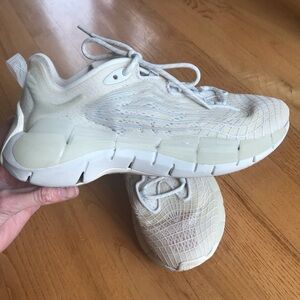 Reebok Zig Kinetica 2 sneakers shoes Chalk Orange Flare off-white womens size 7